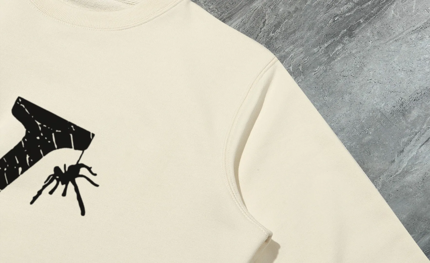 🅿️250 hot style on the shelves🔥❗ 💫〖Louis Vuitton LV〗 Fashionable round neck sweatshirt, casually matched with various styles, it is perfectly handsome😎The whole dress is made of double waistcoats, which makes the whole dress more three-dimensional. Not ordinary factories can do such fine work. The 2025 spring style counters are on sale, exquisite round neck terry sweatshirt, high-end double-strand pure cotton Customized drawstring ribs are dyed in the same vat and are complete with three standards. The chest craftsmanship adopts a simple and elegant pattern on the chest, which is easy to control for any age group! Fit and comfortable! Customized thickened 440g terry sweatshirt fabric, soft and comfortable to the touch, with a three-dimensional shape! 🙌🏻 It’s also very breathable, so it’s a versatile style that can be worn with any outfit! ✔Color: Black White Apricot Size: S M L XL 2XL